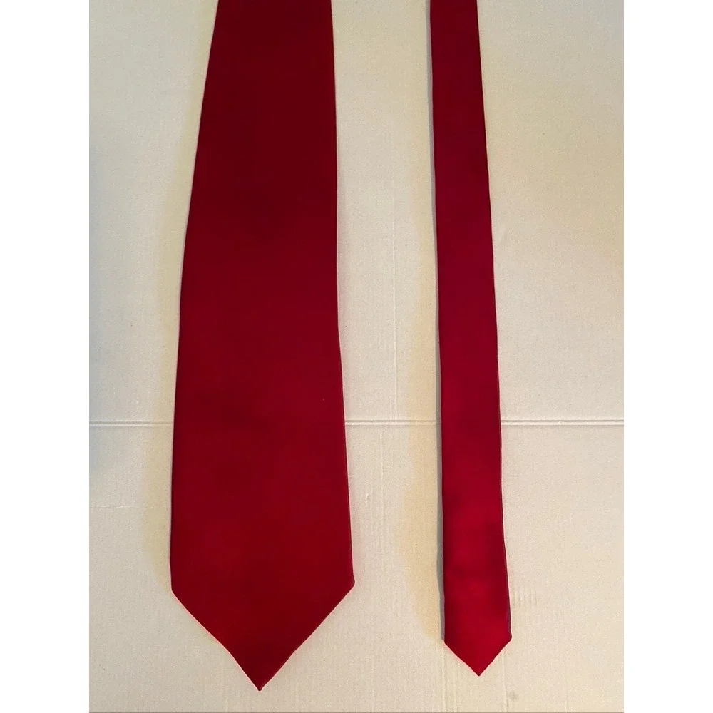 Boston Traders Mens Red Silk Necktie Solid Classic Formal Business Tie